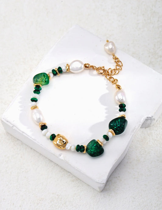 "Trésor Émeraude" : Bracelet en Agate Verte et Perles d’Eau Douce